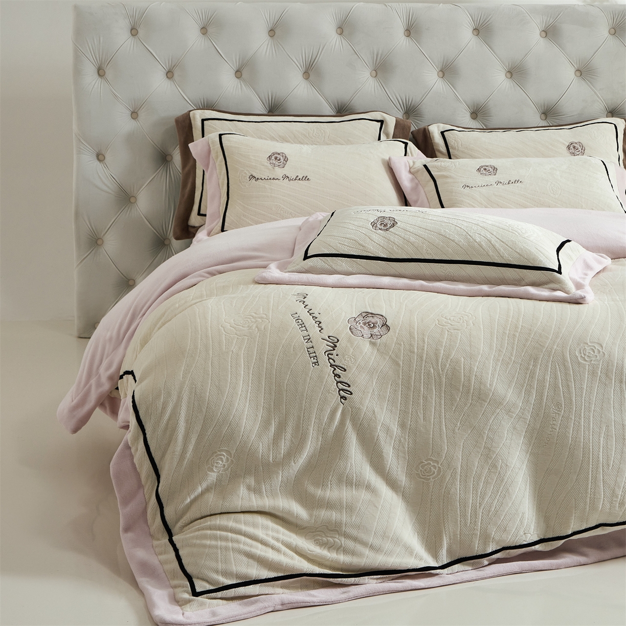 91家纺网 家纺一手货源 找家纺 （总）优悦生活馆 2025新款雕花绒牛奶绒刺绣四件套-山茶花语