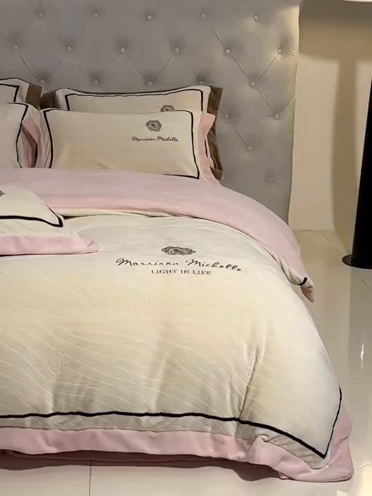 91家纺网 家纺一手货源 找家纺 （总）优悦生活馆 2025新款雕花绒牛奶绒刺绣四件套-山茶花语