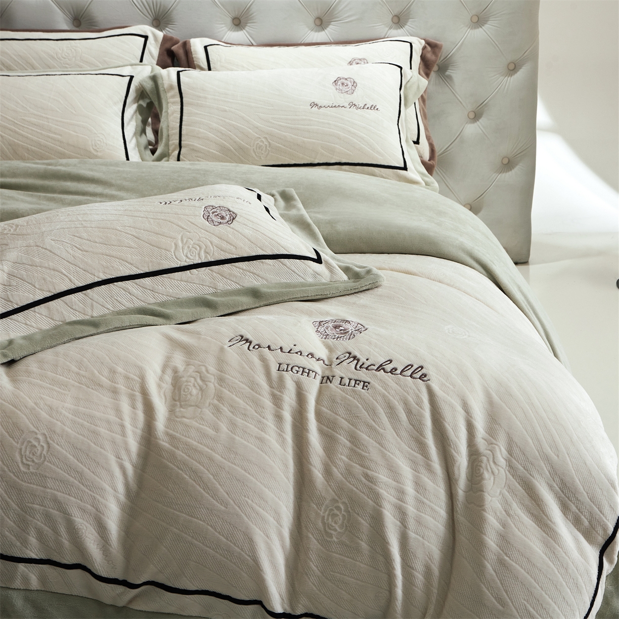 优悦生活馆 2025新款雕花绒牛奶绒刺绣四件套-山茶花语 山茶花语-绿