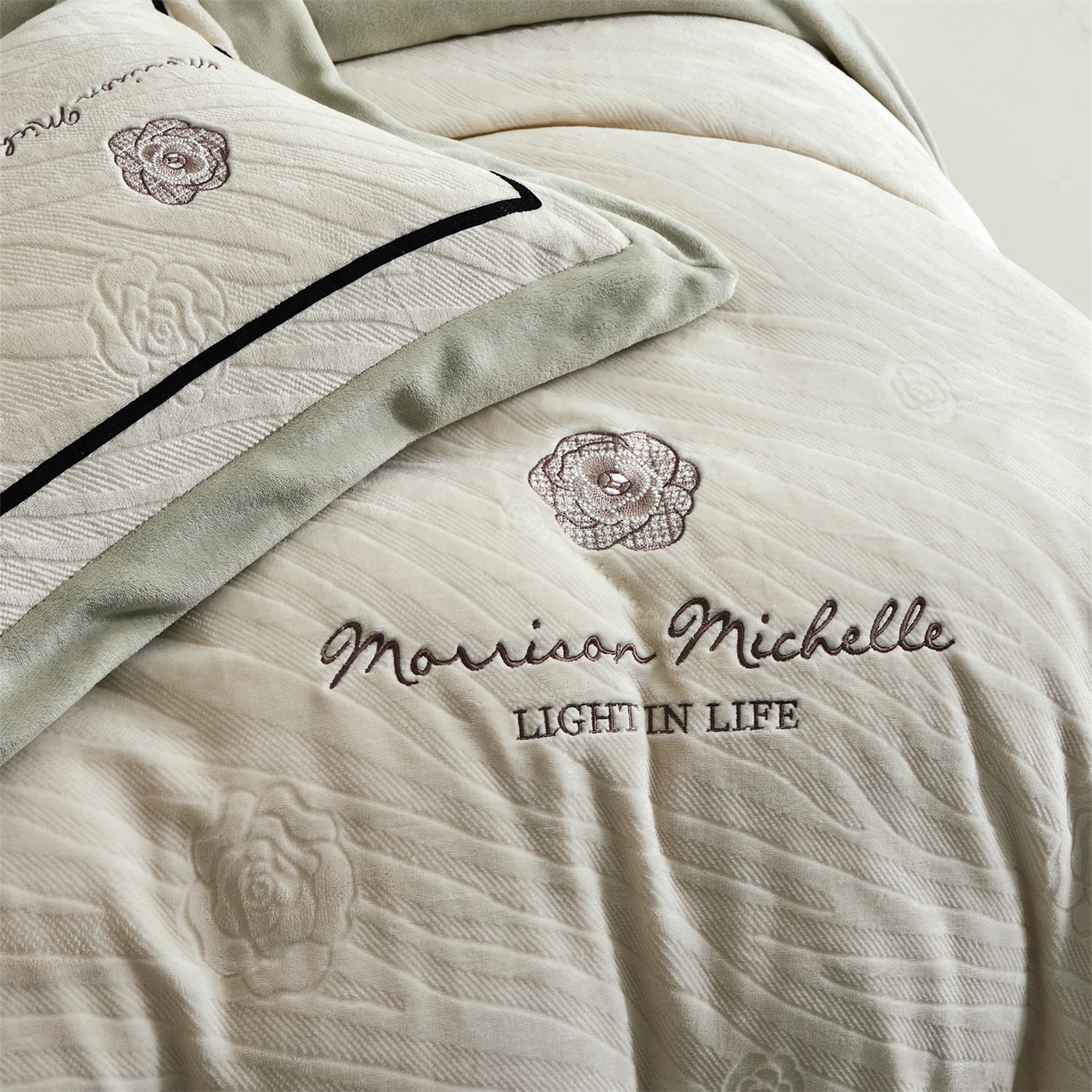 91家纺网 家纺一手货源 找家纺 优悦生活馆 2025新款雕花绒牛奶绒刺绣四件套-山茶花语 山茶花语-绿