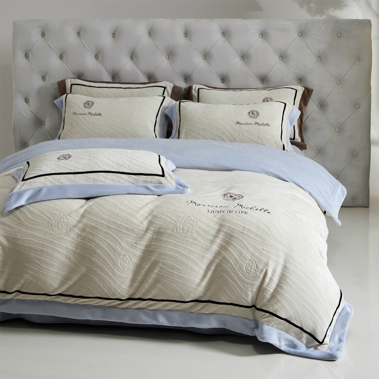 91家纺网 家纺一手货源 找家纺 优悦生活馆 2025新款雕花绒牛奶绒刺绣四件套-山茶花语 山茶花语-蓝