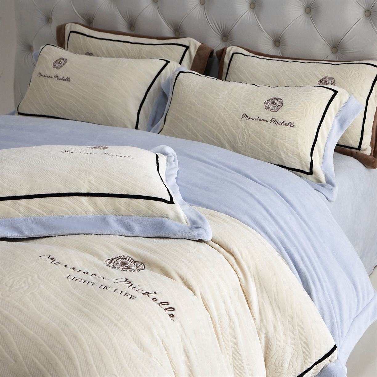 91家纺网 家纺一手货源 找家纺 优悦生活馆 2025新款雕花绒牛奶绒刺绣四件套-山茶花语 山茶花语-蓝