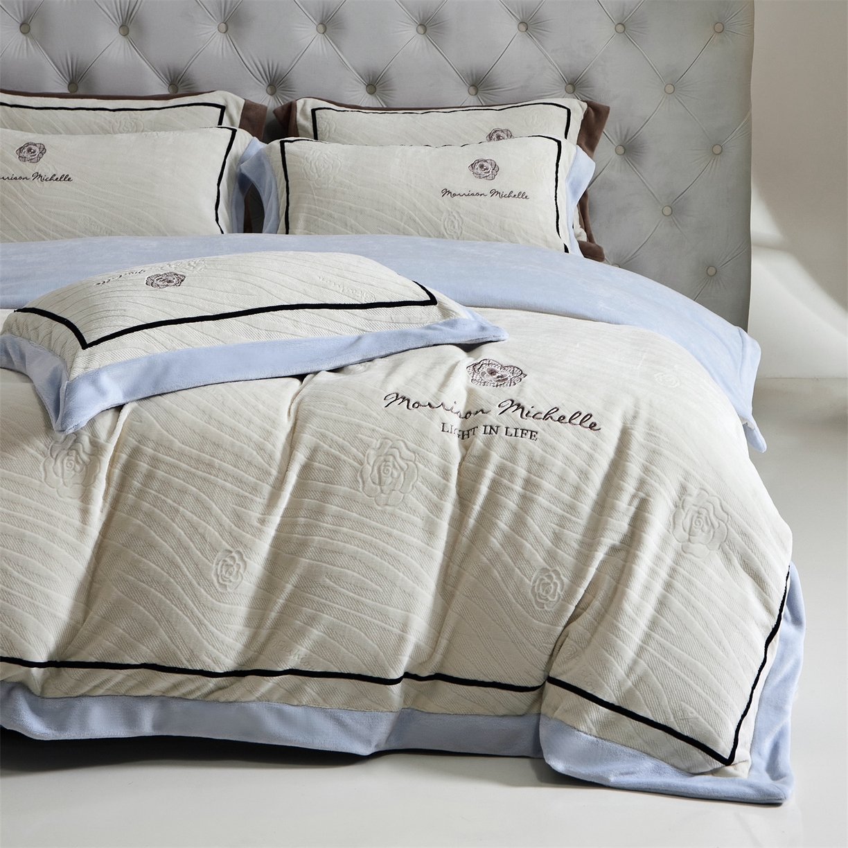 91家纺网 家纺一手货源 找家纺 优悦生活馆 2025新款雕花绒牛奶绒刺绣四件套-山茶花语 山茶花语-蓝