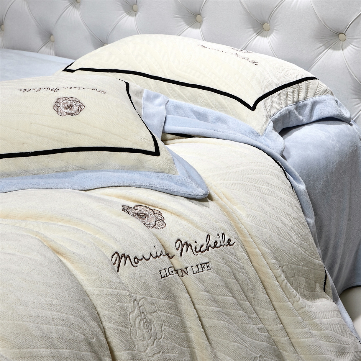 91家纺网 家纺一手货源 找家纺 优悦生活馆 2025新款雕花绒牛奶绒刺绣四件套-山茶花语 山茶花语-蓝