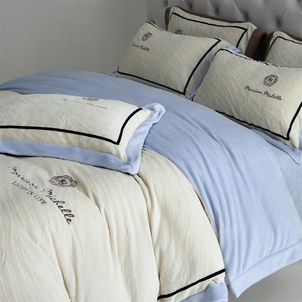 91家纺网 家纺一手货源 找家纺 优悦生活馆 2025新款雕花绒牛奶绒刺绣四件套-山茶花语 山茶花语-蓝