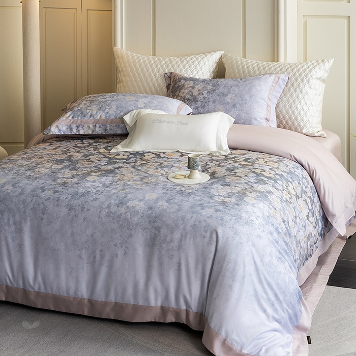 91家纺网 家纺一手货源 找家纺 黑白森林 2025新款高支天丝棉磨毛数码印花四件套 浪漫满屋-粉