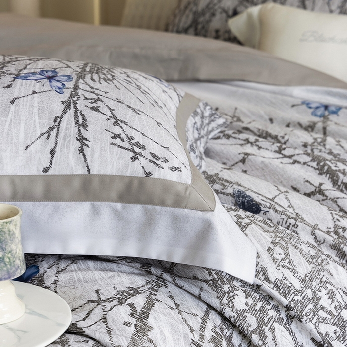 91家纺网 家纺一手货源 找家纺 黑白森林 2025新款高支天丝棉磨毛数码印花四件套 竹影-灰