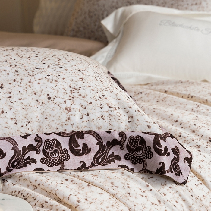 91家纺网 家纺一手货源 找家纺 黑白森林 2025新款高支天丝棉磨毛数码印花四件套 洛可可-咖