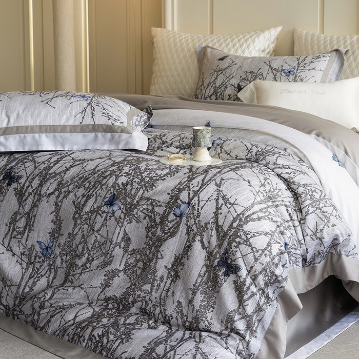 91家纺网 家纺一手货源 找家纺 黑白森林 2025新款高支天丝棉磨毛数码印花四件套 竹影-灰