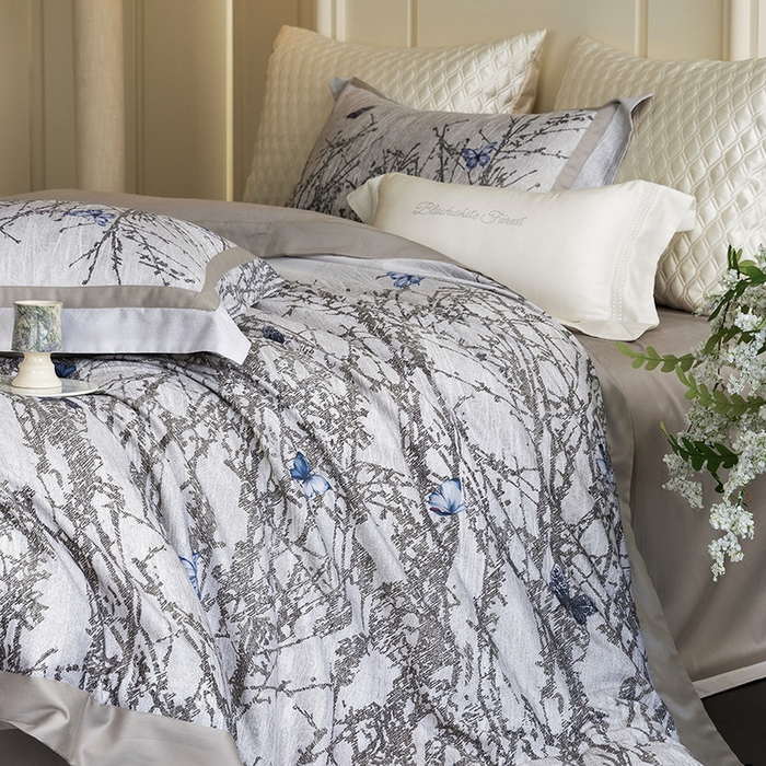 91家纺网 家纺一手货源 找家纺 黑白森林 2025新款高支天丝棉磨毛数码印花四件套 竹影-灰