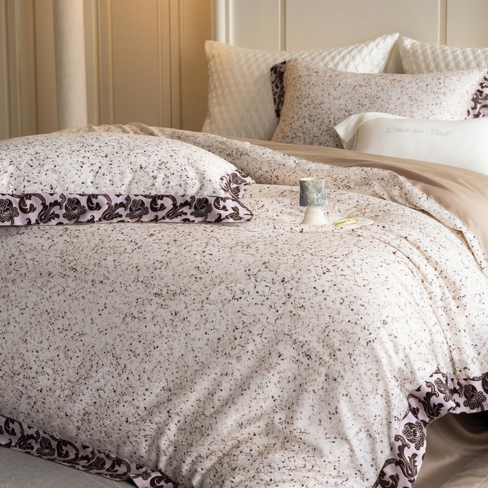 91家纺网 家纺一手货源 找家纺 黑白森林 2025新款高支天丝棉磨毛数码印花四件套 洛可可-咖