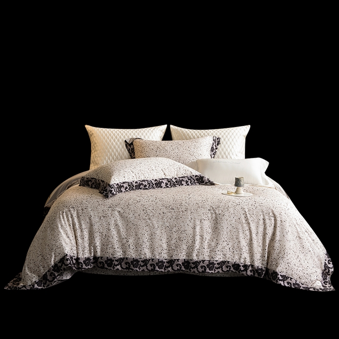 91家纺网 家纺一手货源 找家纺 黑白森林 2025新款高支天丝棉磨毛数码印花四件套 洛可可-灰