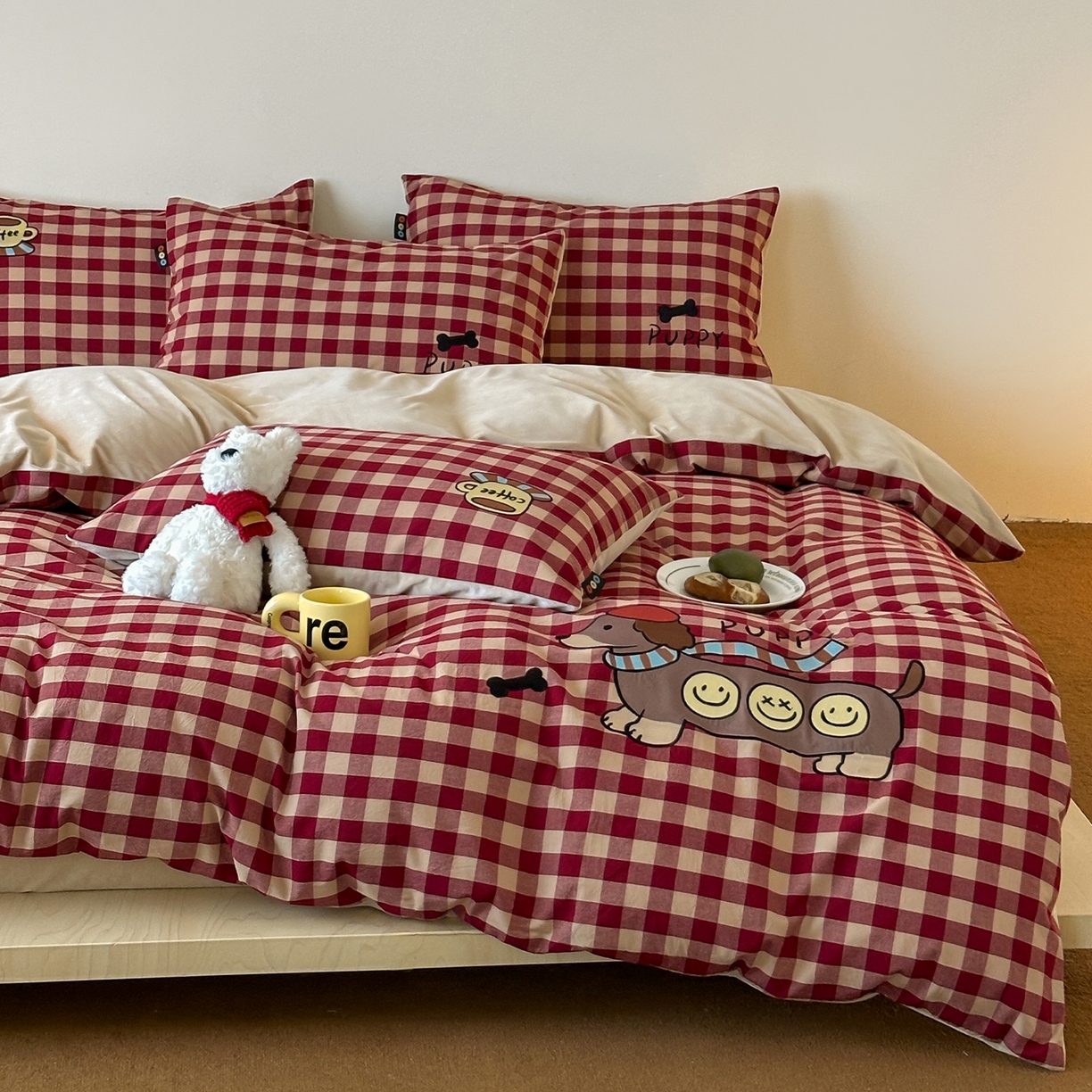 91家纺网 家纺一手货源 找家纺 （总）RYB红黄兰 2025新款设计师原创A面全棉色织水洗棉+B面婴儿绒贴布绣四件套