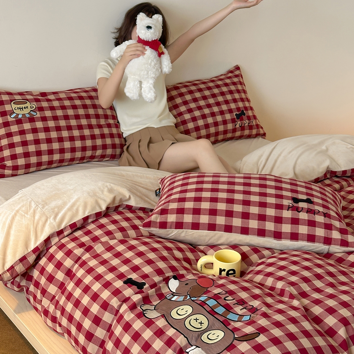 91家纺网 家纺一手货源 找家纺 （总）RYB红黄兰 2025新款设计师原创A面全棉色织水洗棉+B面婴儿绒贴布绣四件套