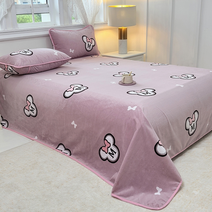 91家纺网 家纺一手货源 找家纺 茗婷家纺 2025新款牛奶绒防水被套床单枕套四件套图供跨境外贸 米奇头豆沙