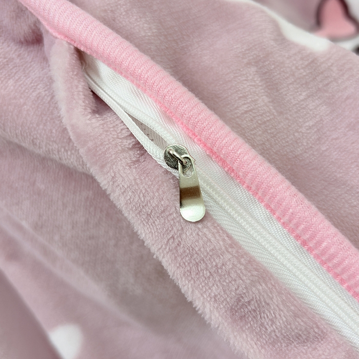 91家纺网 家纺一手货源 找家纺 茗婷家纺 2025新款牛奶绒防水被套床单枕套四件套图供跨境外贸 米奇头豆沙