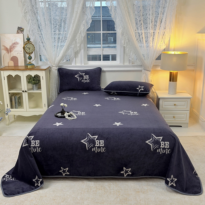 91家纺网 家纺一手货源 找家纺 茗婷家纺 2025新款牛奶绒防水被套床单枕套四件套图供跨境外贸 英伦风深灰