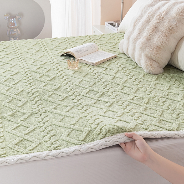 91家纺网 家纺一手货源 找家纺 芙宁娜家纺 2025新款秋冬家用塔芙绒床单加绒加厚保暖床笠床单保护罩 果绿