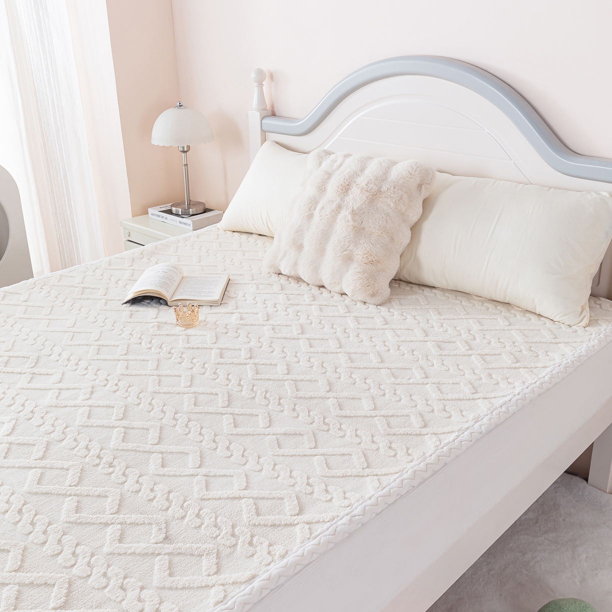 91家纺网 家纺一手货源 找家纺 芙宁娜家纺 2025新款秋冬家用塔芙绒床单加绒加厚保暖床笠床单保护罩 米白