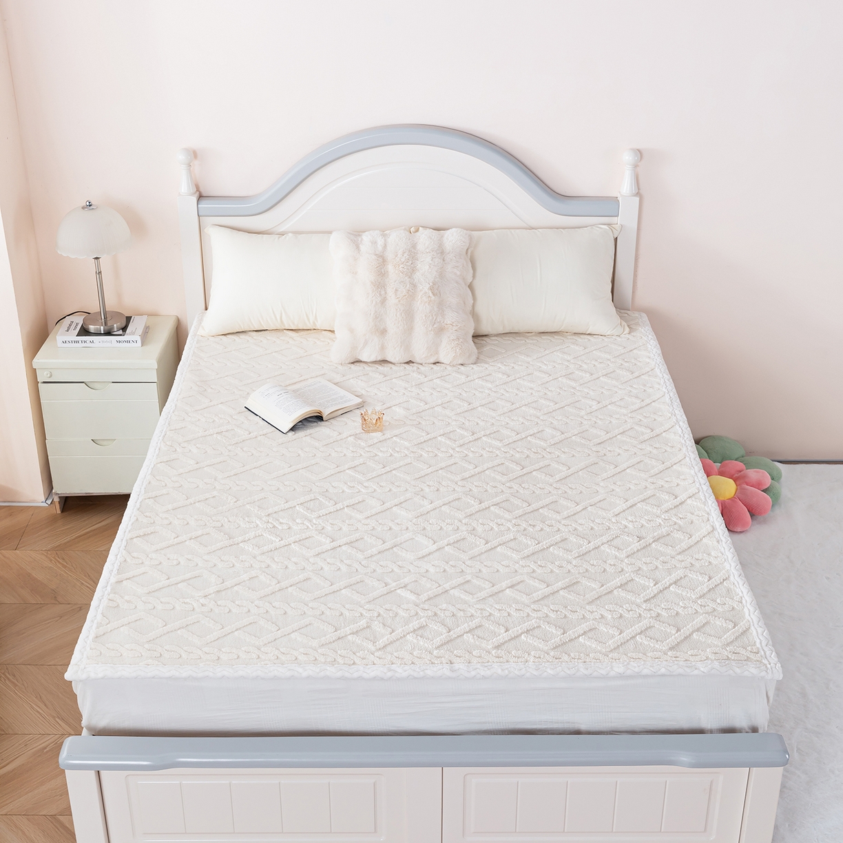 91家纺网 家纺一手货源 找家纺 芙宁娜家纺 2025新款秋冬家用塔芙绒床单加绒加厚保暖床笠床单保护罩 米白