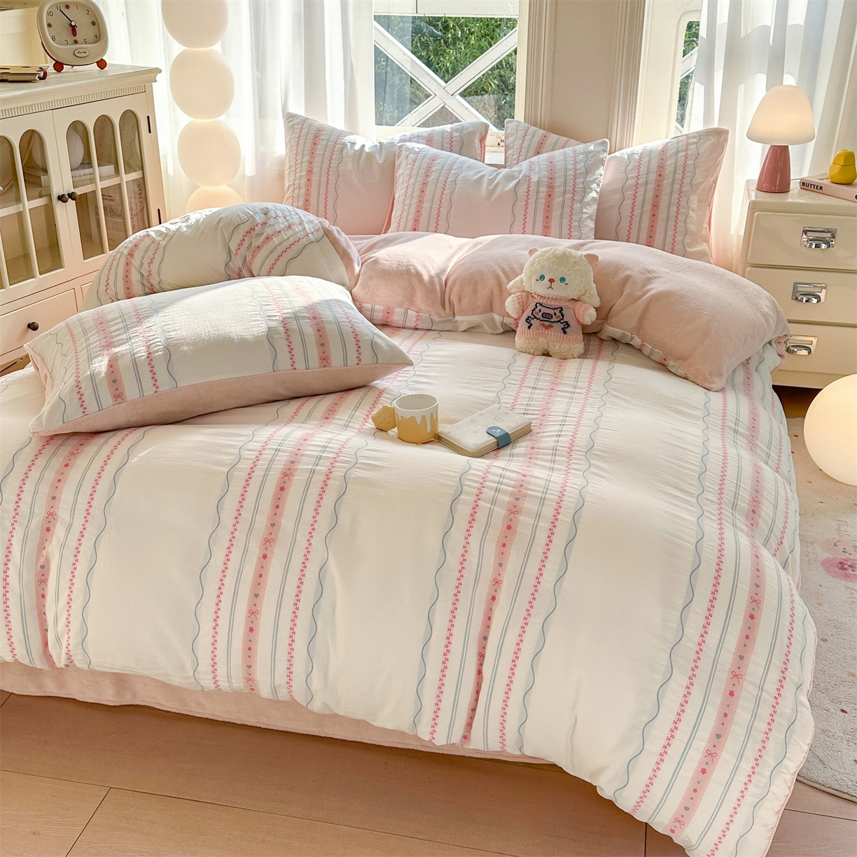 91家纺网 家纺一手货源 找家纺 （总）灰鲸 2025新款A版全棉色织提花B版牛奶绒四件套系列