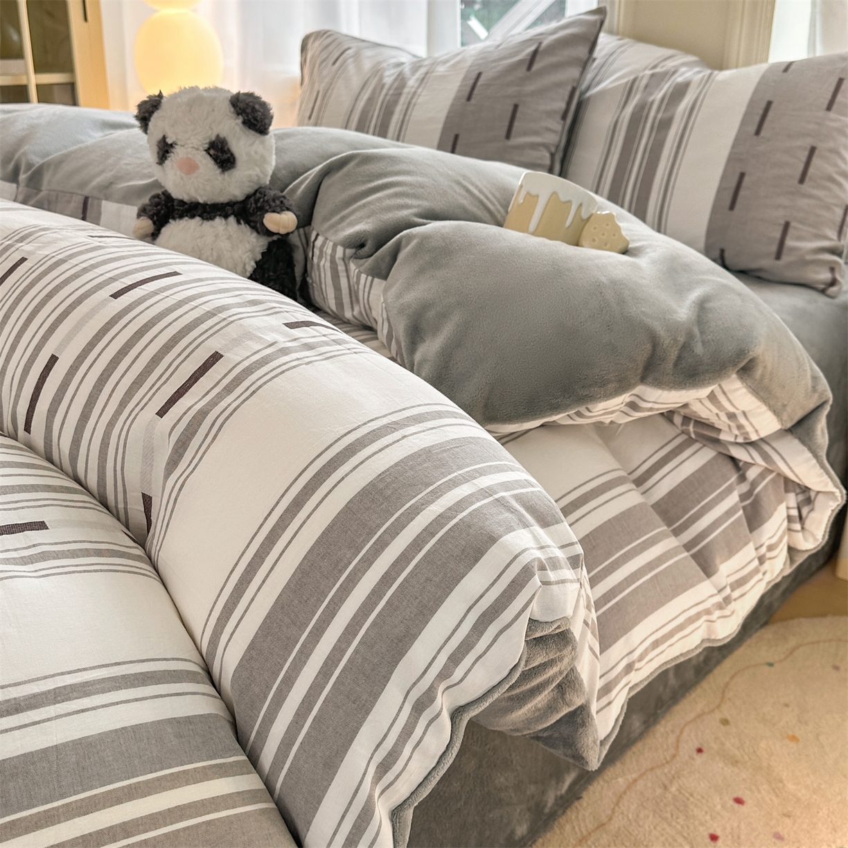 91家纺网 家纺一手货源 找家纺 （总）灰鲸 2025新款A版全棉色织提花B版牛奶绒四件套系列