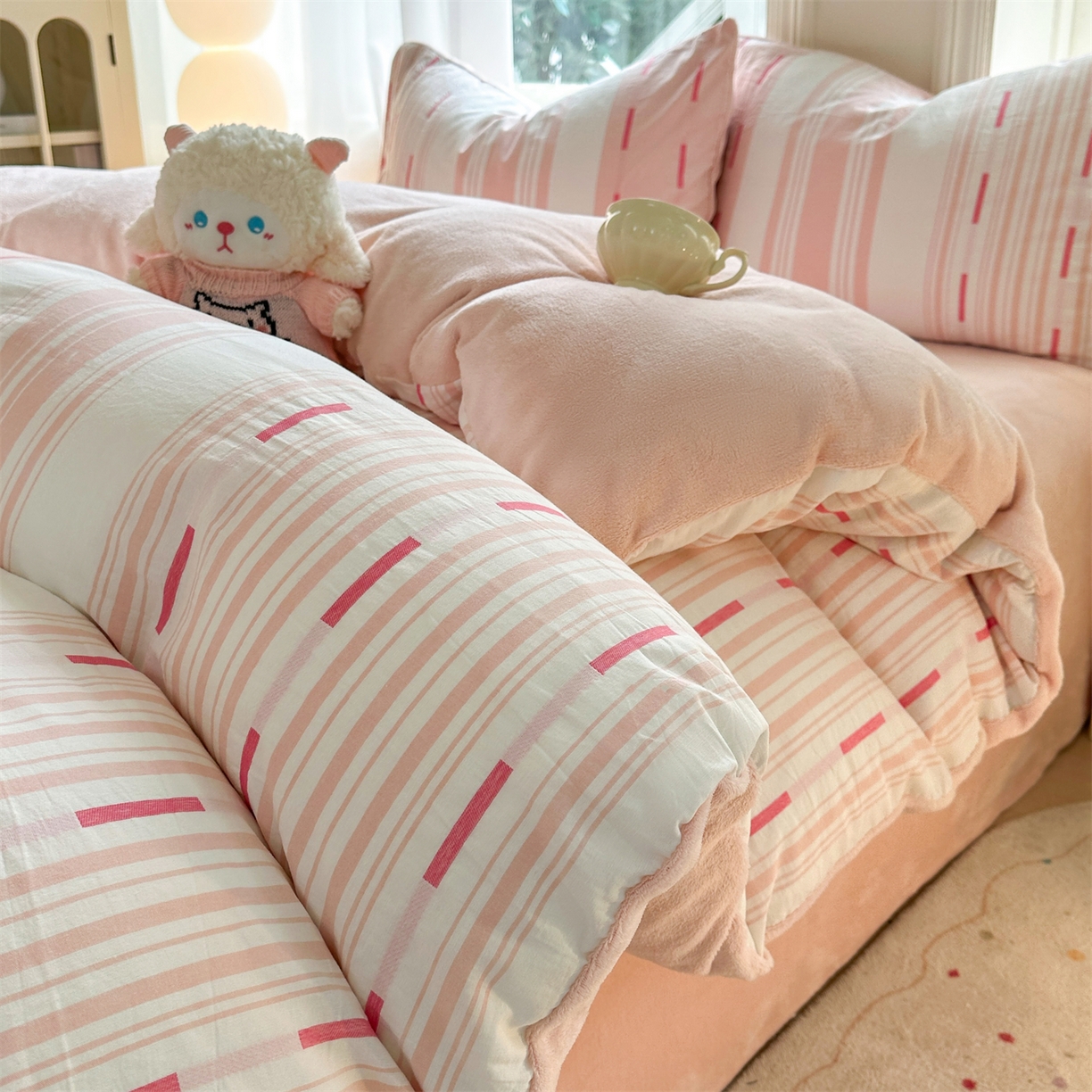 91家纺网 家纺一手货源 找家纺 （总）灰鲸 2025新款A版全棉色织提花B版牛奶绒四件套系列