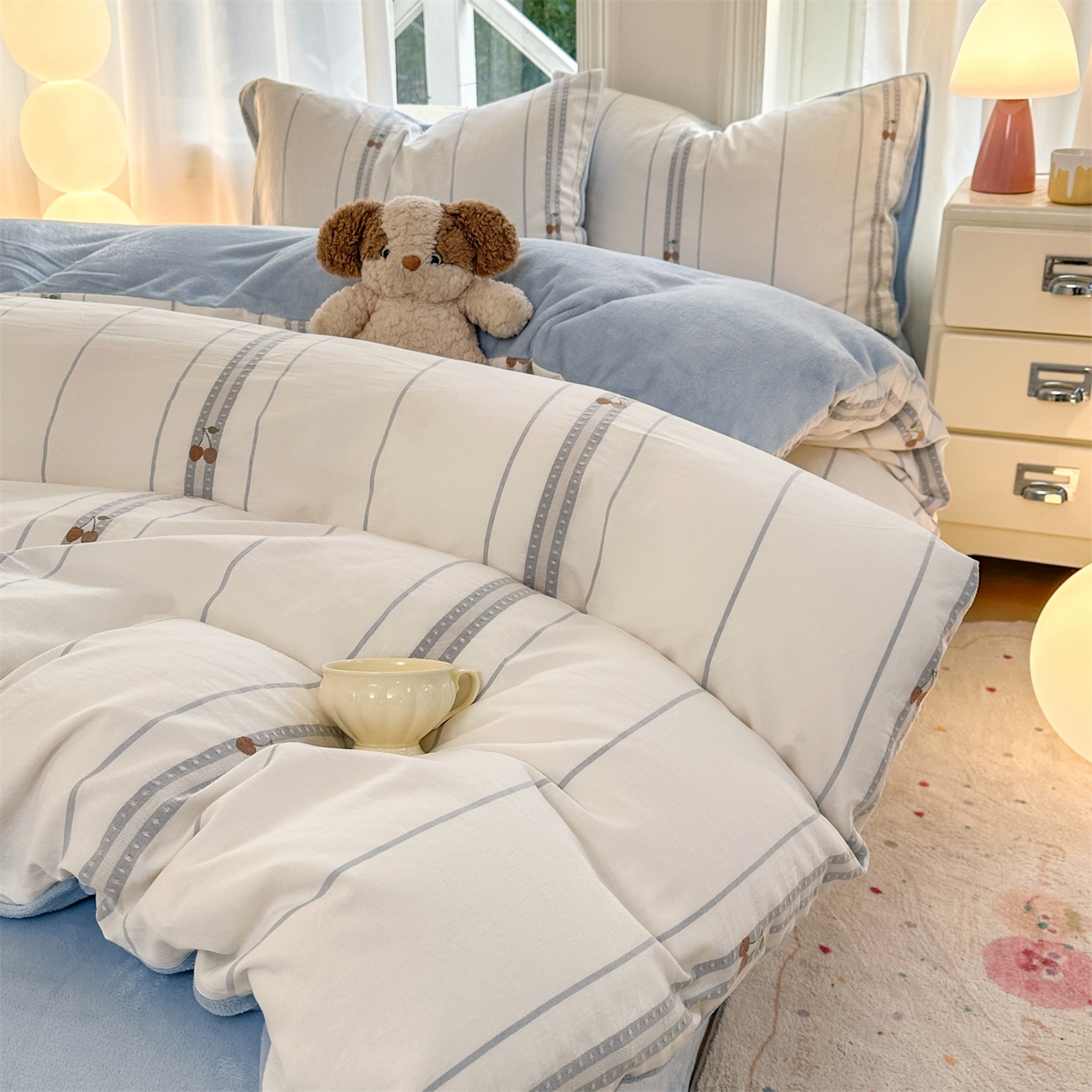 91家纺网 家纺一手货源 找家纺 灰鲸 2025新款A版全棉色织提花B版牛奶绒四件套系列 棉+绒-樱诺蓝