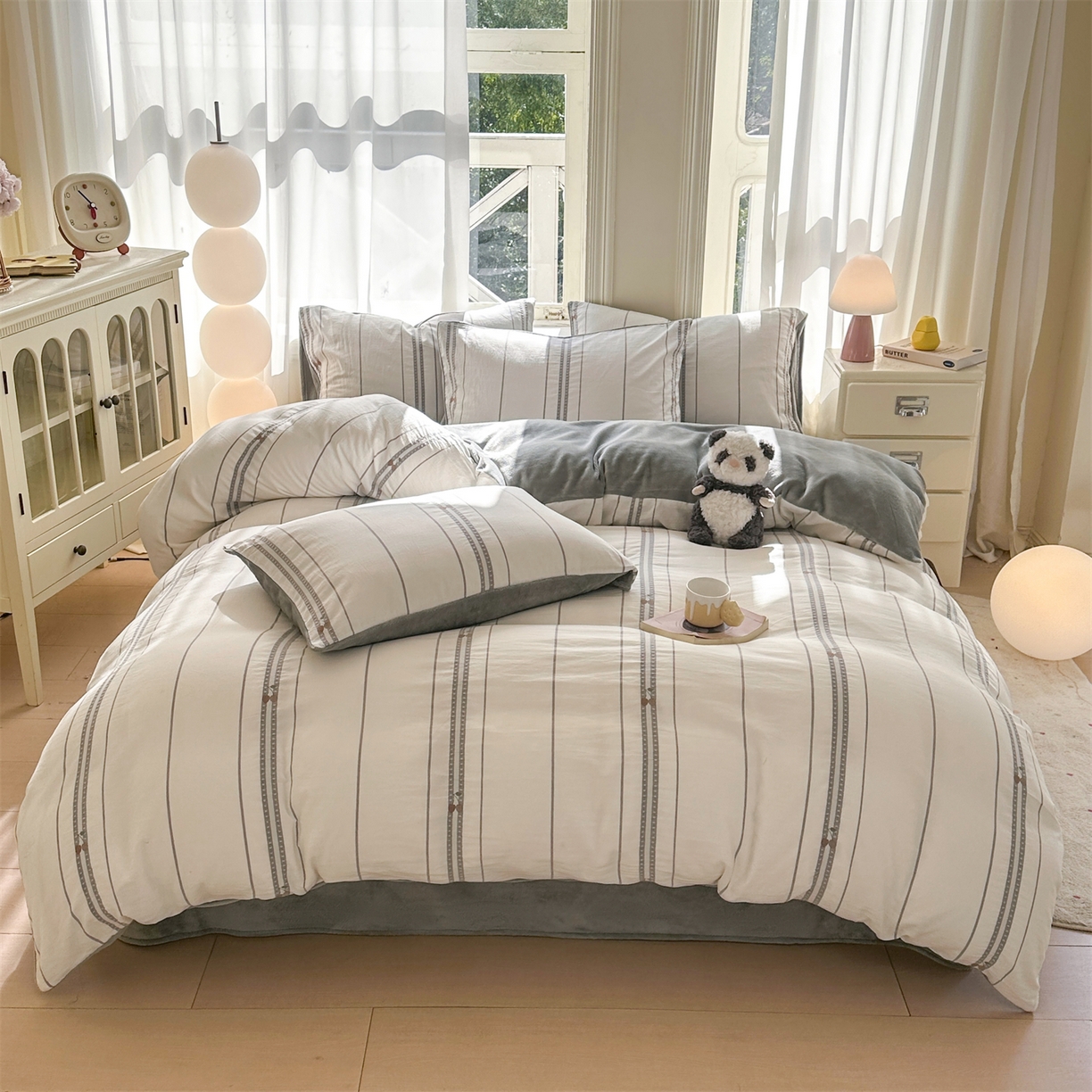 91家纺网 家纺一手货源 找家纺 灰鲸 2025新款A版全棉色织提花B版牛奶绒四件套系列 棉+绒-樱诺灰