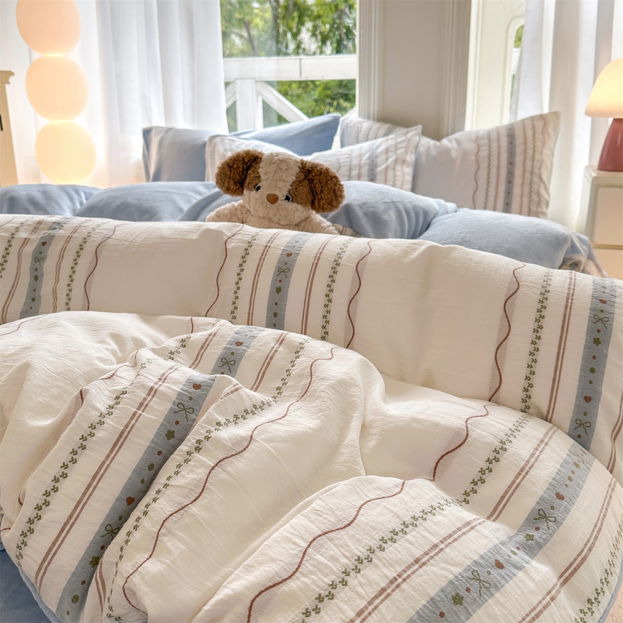 91家纺网 家纺一手货源 找家纺 灰鲸 2025新款A版全棉色织提花B版牛奶绒四件套系列 棉+绒-简爱蓝