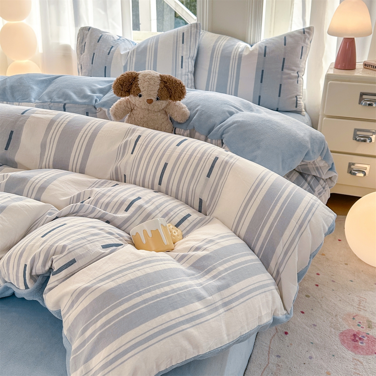 91家纺网 家纺一手货源 找家纺 灰鲸 2025新款A版全棉色织提花B版牛奶绒四件套系列 棉+绒-速写蓝