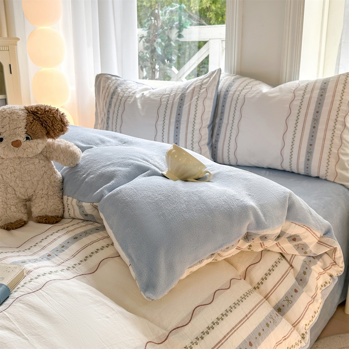 91家纺网 家纺一手货源 找家纺 灰鲸 2025新款A版全棉色织提花B版牛奶绒四件套系列 棉+绒-简爱蓝