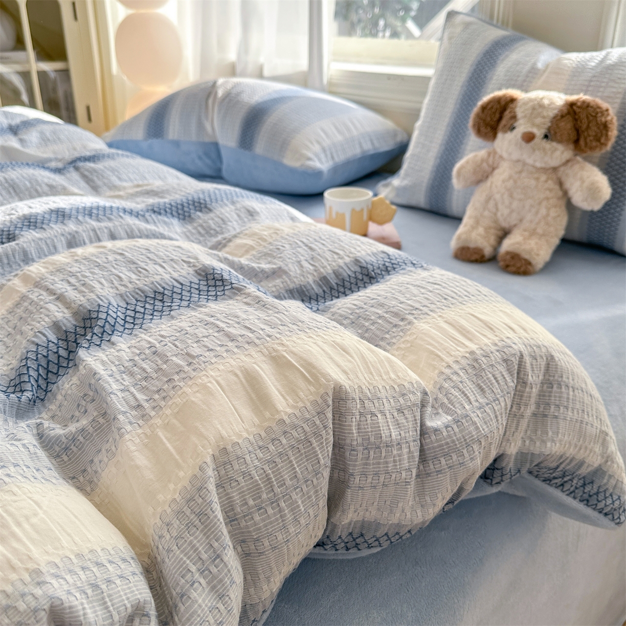 91家纺网 家纺一手货源 找家纺 灰鲸 2025新款A版全棉色织提花B版牛奶绒四件套系列 棉+绒-泛歌蓝