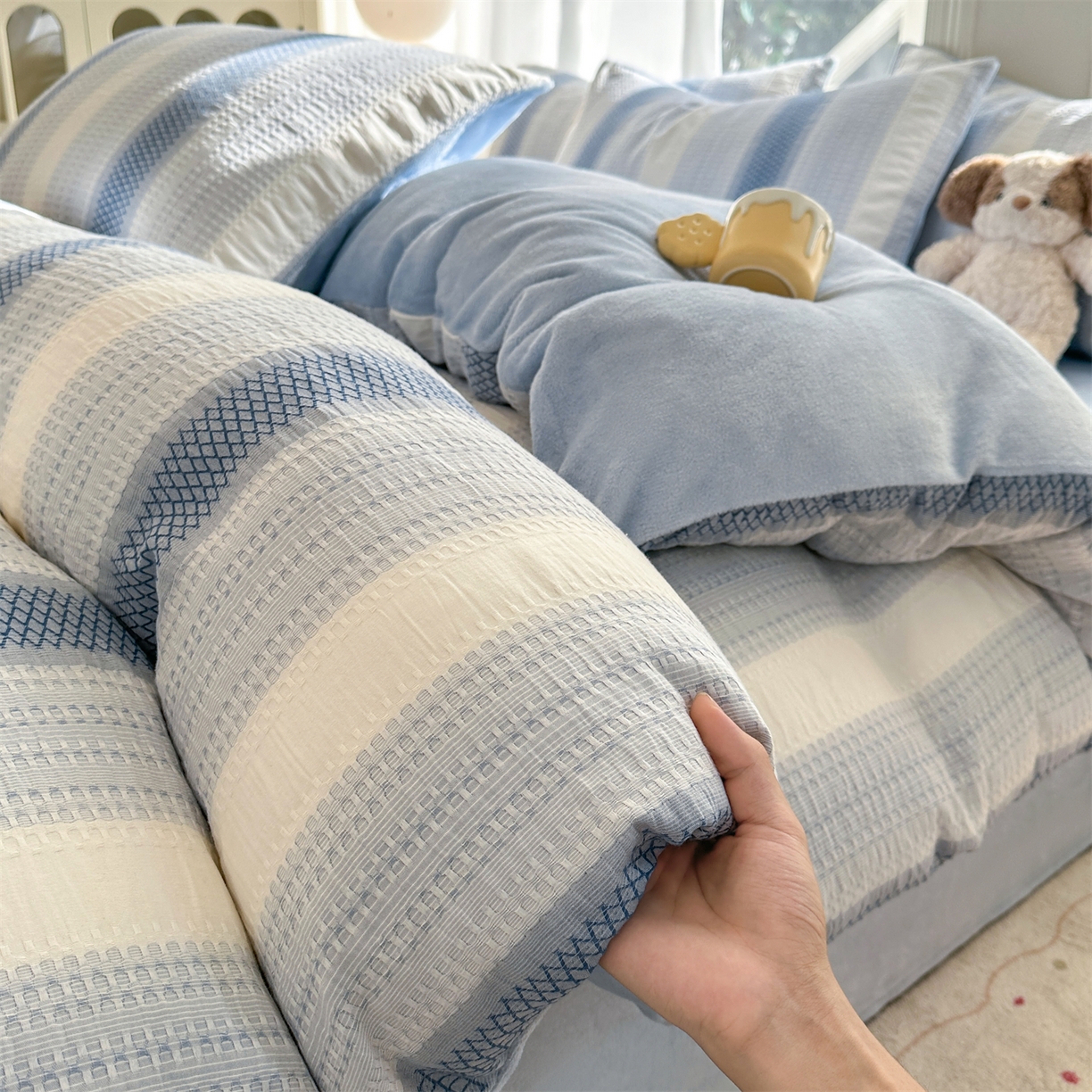 91家纺网 家纺一手货源 找家纺 灰鲸 2025新款A版全棉色织提花B版牛奶绒四件套系列 棉+绒-泛歌蓝