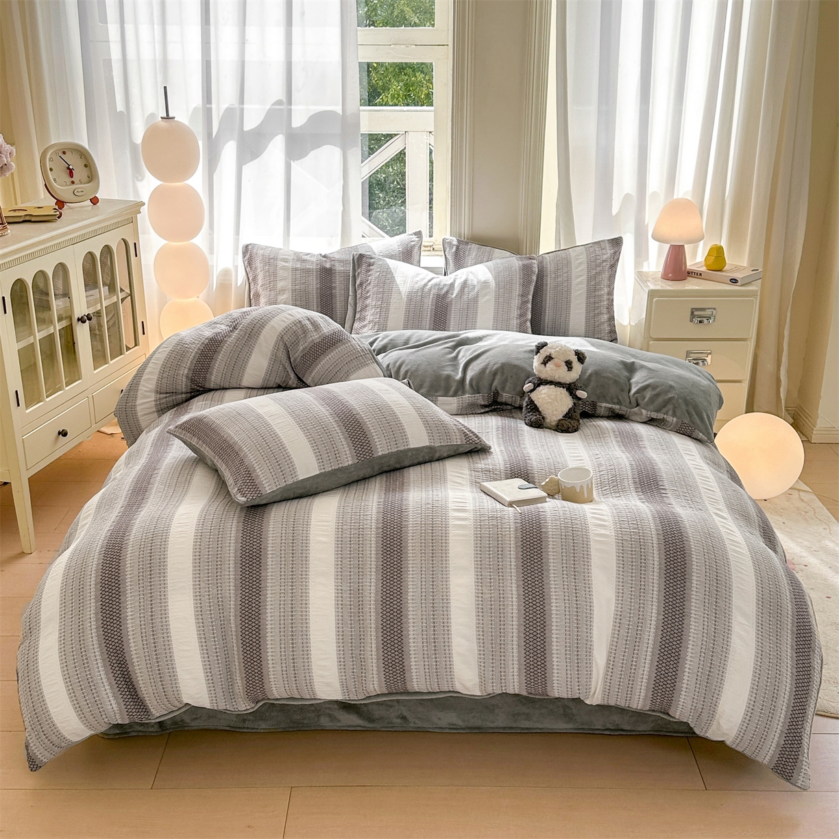 91家纺网 家纺一手货源 找家纺 灰鲸 2025新款A版全棉色织提花B版牛奶绒四件套系列 棉+绒-泛歌灰