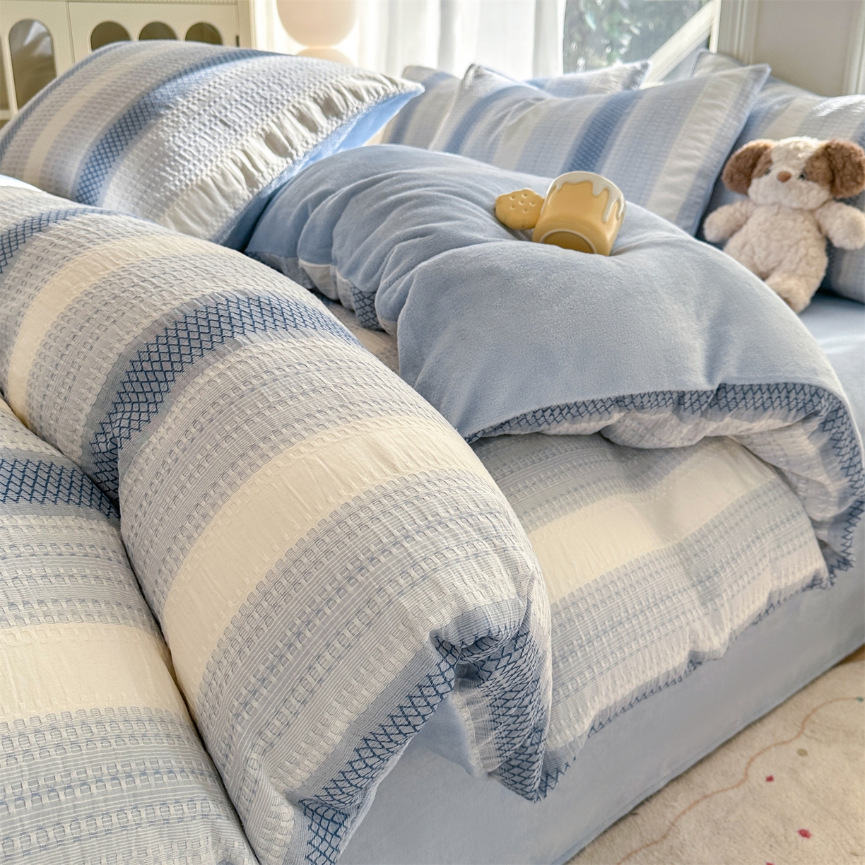 91家纺网 家纺一手货源 找家纺 灰鲸 2025新款A版全棉色织提花B版牛奶绒四件套系列 棉+绒-泛歌蓝