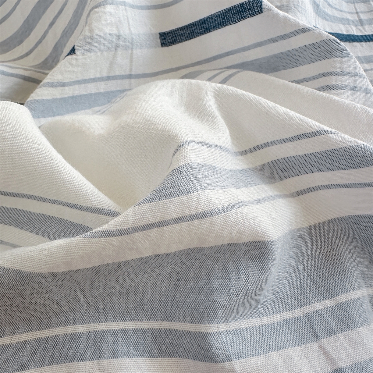 91家纺网 家纺一手货源 找家纺 灰鲸 2025新款A版全棉色织提花B版牛奶绒四件套系列 棉+绒-速写蓝