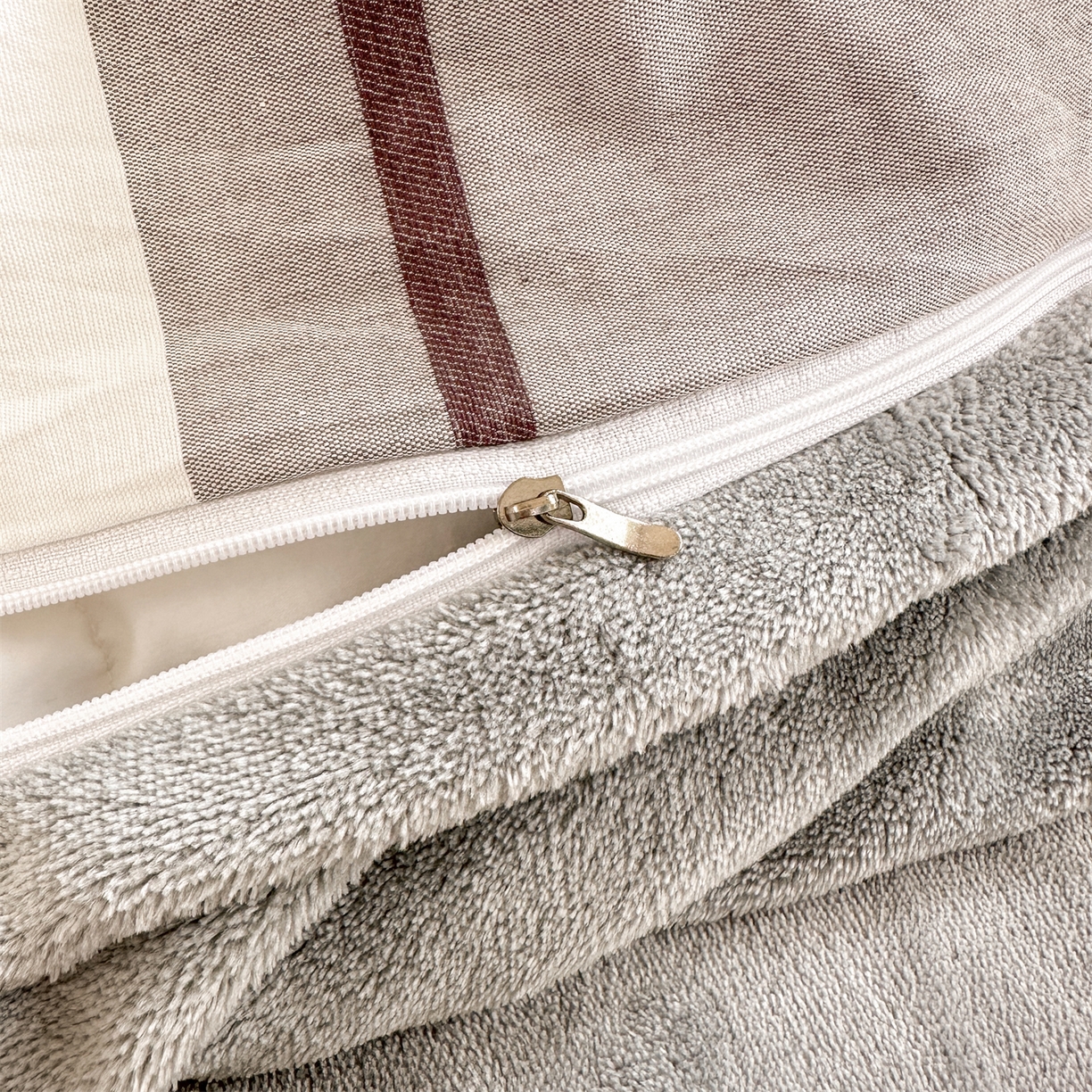 91家纺网 家纺一手货源 找家纺 灰鲸 2025新款A版全棉色织提花B版牛奶绒四件套系列 棉+绒-速写灰