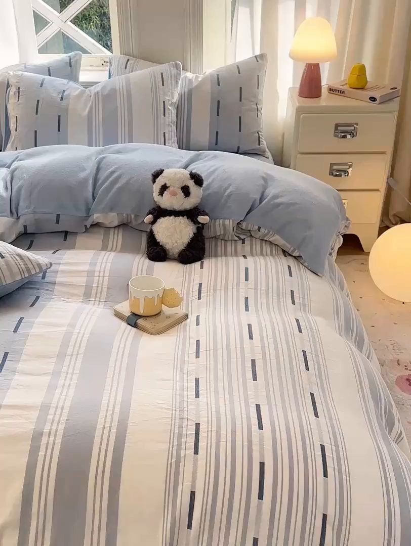 91家纺网 家纺一手货源 找家纺 灰鲸 2025新款A版全棉色织提花B版牛奶绒四件套系列 棉+绒-速写蓝