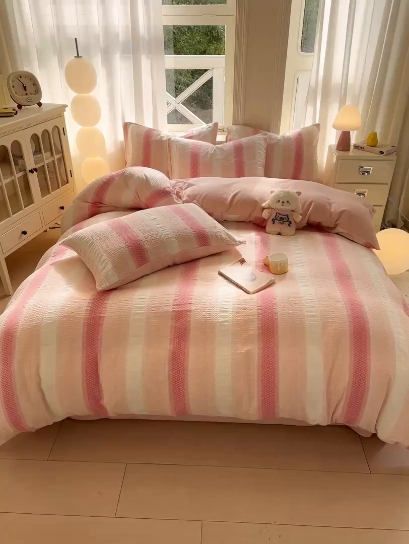 91家纺网 家纺一手货源 找家纺 灰鲸 2025新款A版全棉色织提花B版牛奶绒四件套系列 棉+绒-泛歌粉