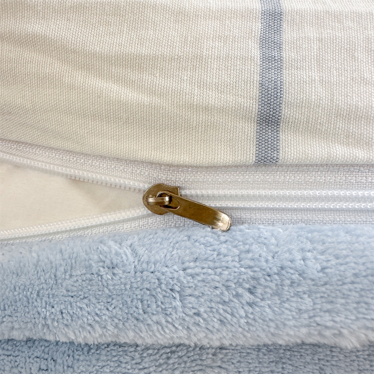 91家纺网 家纺一手货源 找家纺 灰鲸 2025新款A版全棉色织提花B版牛奶绒四件套系列 棉+绒-樱诺蓝