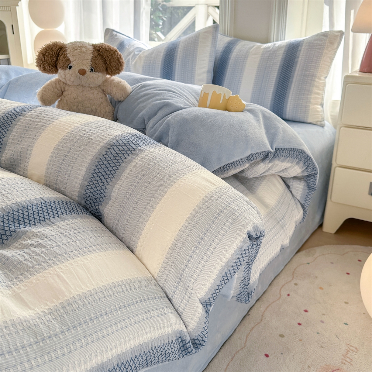 91家纺网 家纺一手货源 找家纺 灰鲸 2025新款A版全棉色织提花B版牛奶绒四件套系列 棉+绒-泛歌蓝