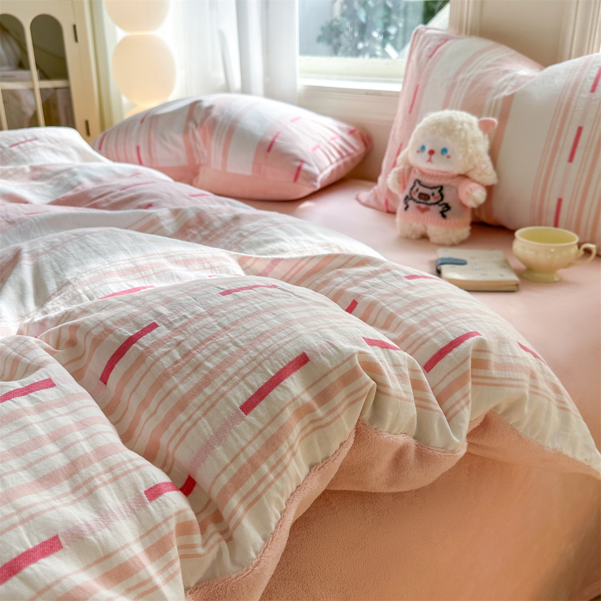 91家纺网 家纺一手货源 找家纺 灰鲸 2025新款A版全棉色织提花B版牛奶绒四件套系列 棉+绒-速写粉