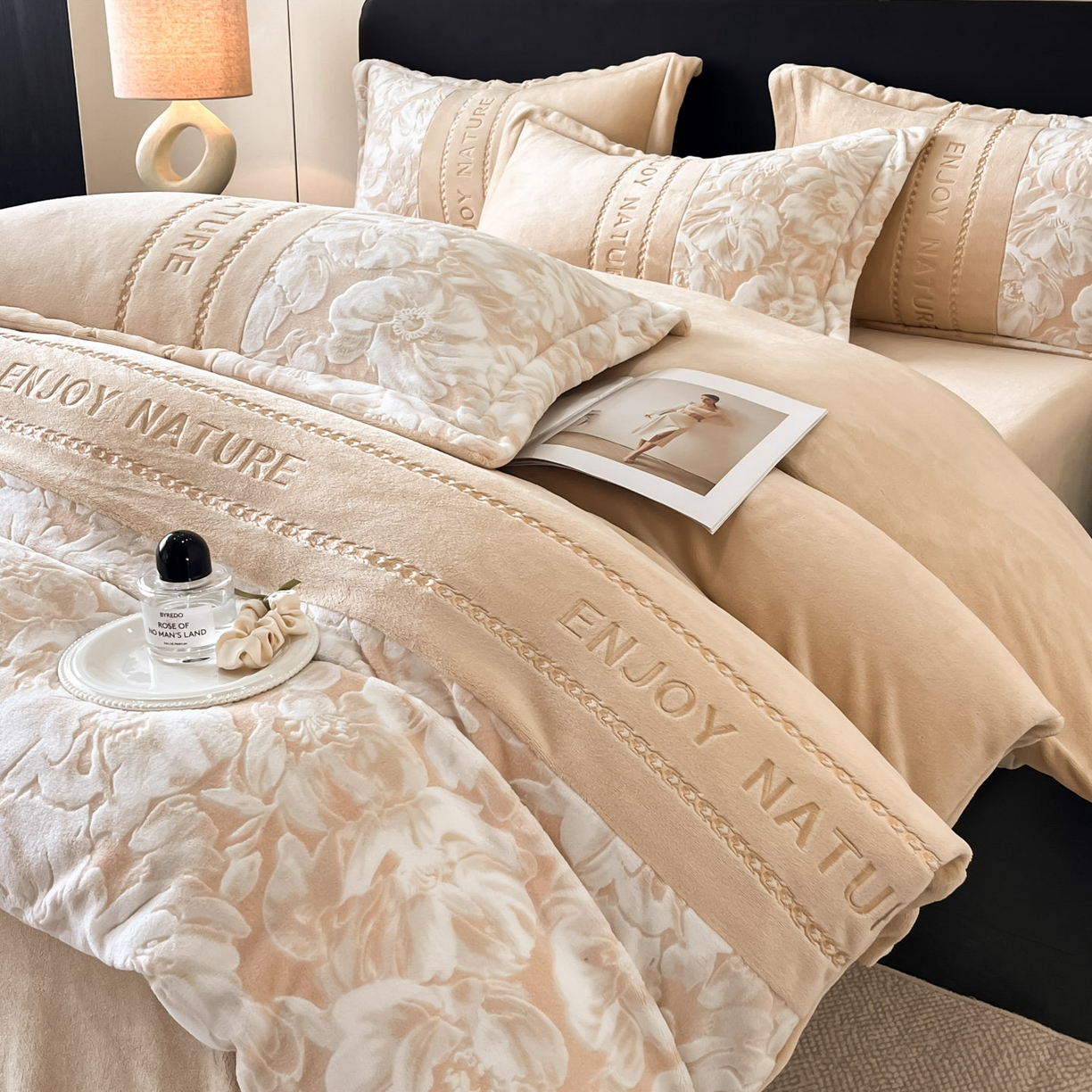 91家纺网 家纺一手货源 找家纺 博纳家纺 2025新款加厚牛奶绒雕花刺绣四件套-繁花倾心 繁花倾心-香槟