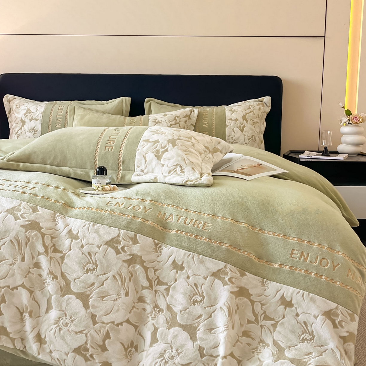 91家纺网 家纺一手货源 找家纺 （总）博纳家纺 2025新款加厚牛奶绒雕花刺绣四件套-繁花倾心