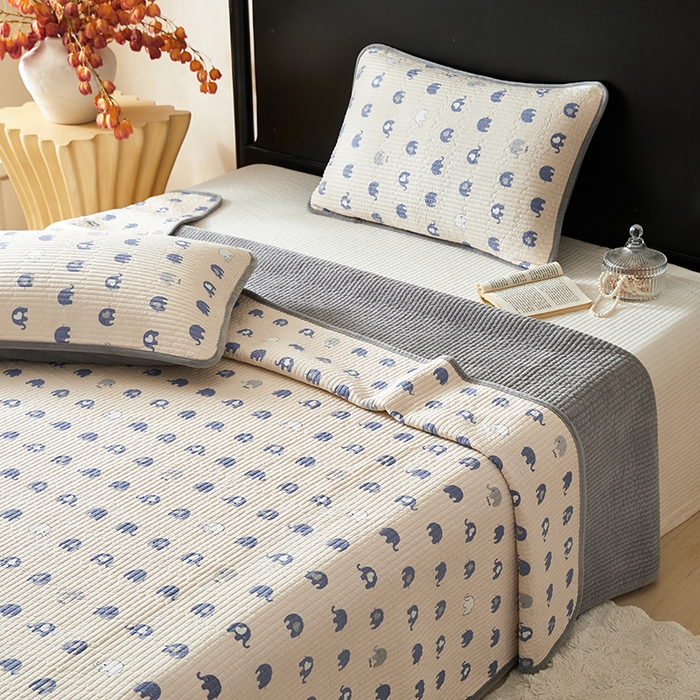 91家纺网 家纺一手货源 找家纺 （总）莎果家纺 2025冬季新款热推冬季必备寒冷的冬季有了它便多了些温暖婴儿绒+全棉床盖三件套