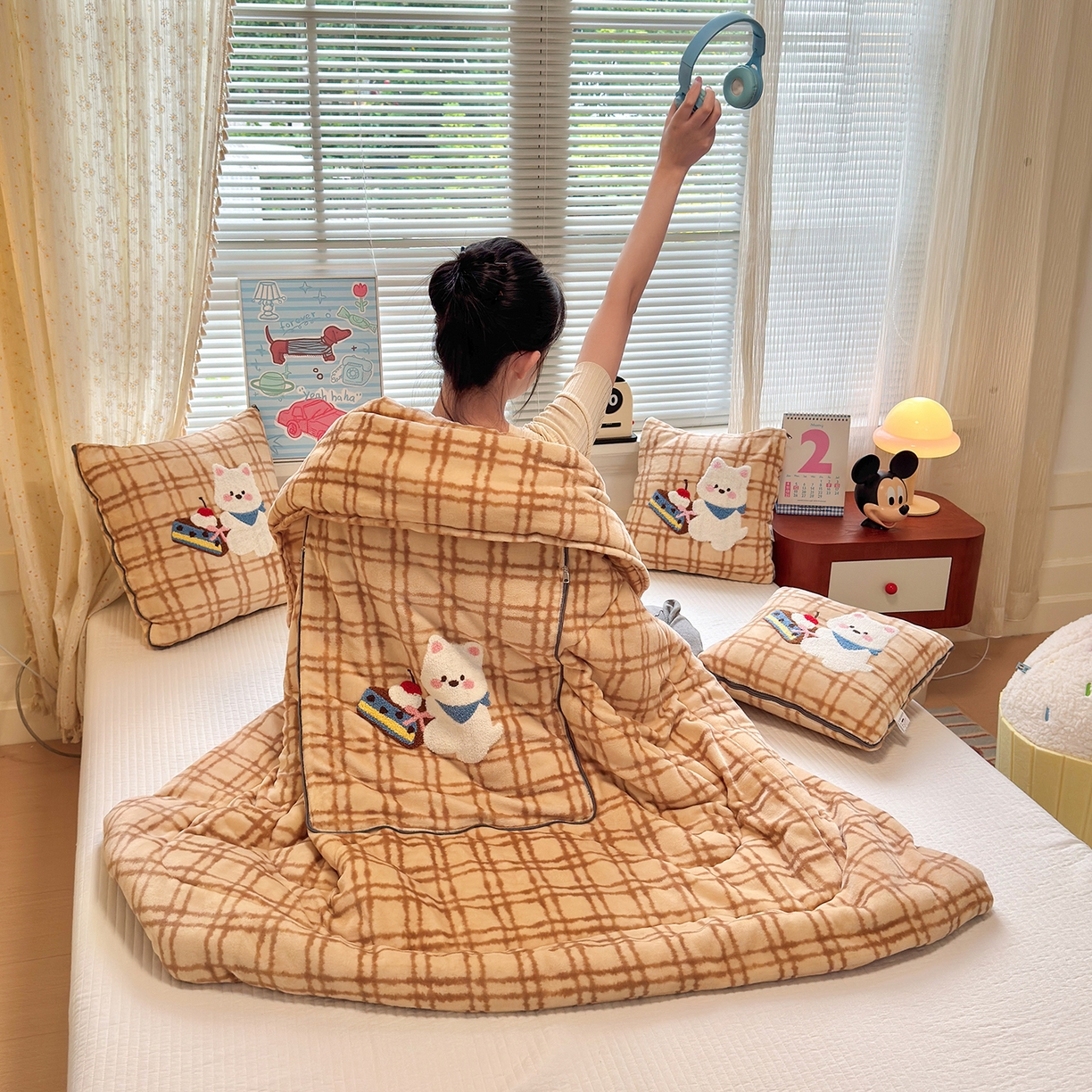 91家纺网 家纺一手货源 找家纺 （总）铭宣家居 2025新款牛奶绒毛巾绣软萌抱枕被