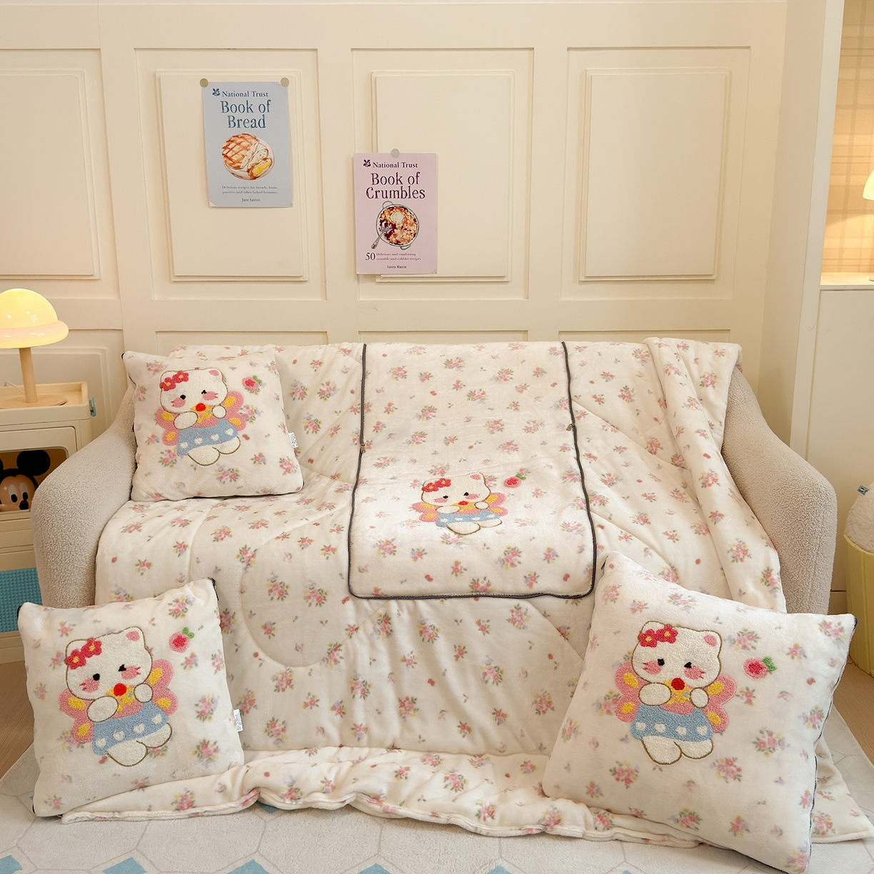 91家纺网 家纺一手货源 找家纺 铭宣家居 2025新款牛奶绒毛巾绣软萌抱枕被 梦境宝贝