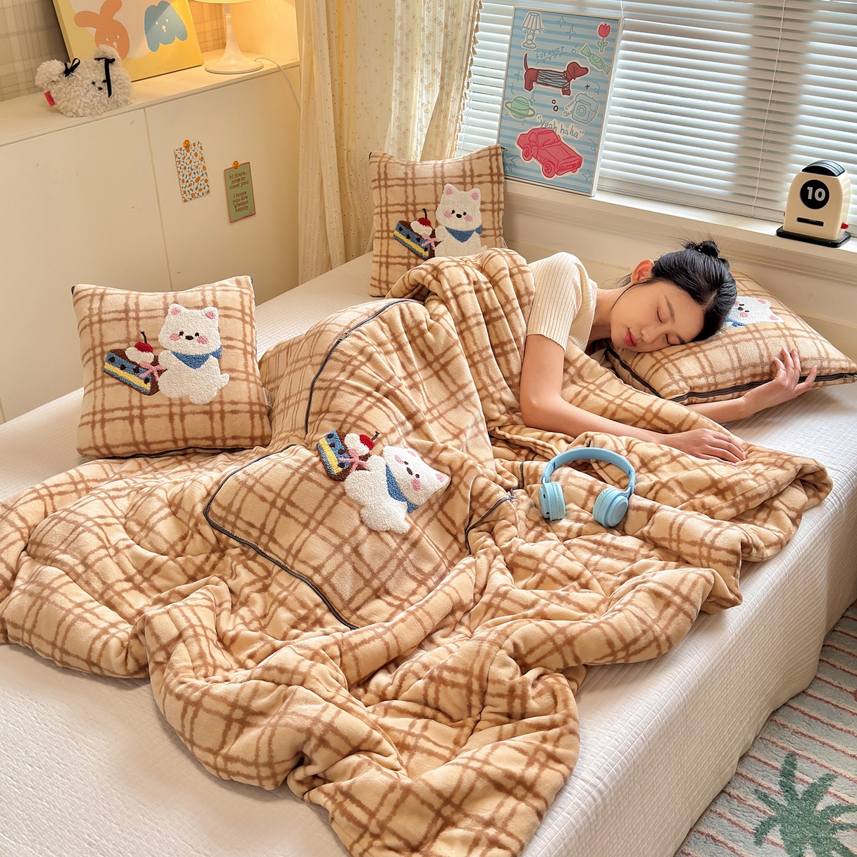 91家纺网 家纺一手货源 找家纺 （总）铭宣家居 2025新款牛奶绒毛巾绣软萌抱枕被