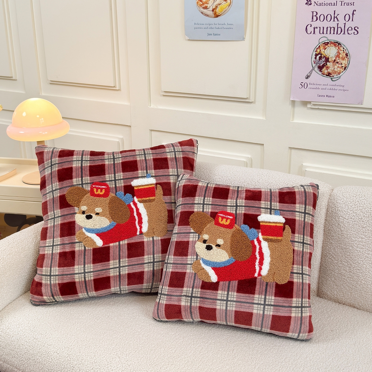 91家纺网 家纺一手货源 找家纺 铭宣家居 2025新款牛奶绒毛巾绣软萌抱枕被 红格汪趣